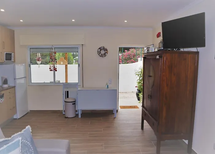 T0 Junto A De Vale Centeanes / Carvoeiro *